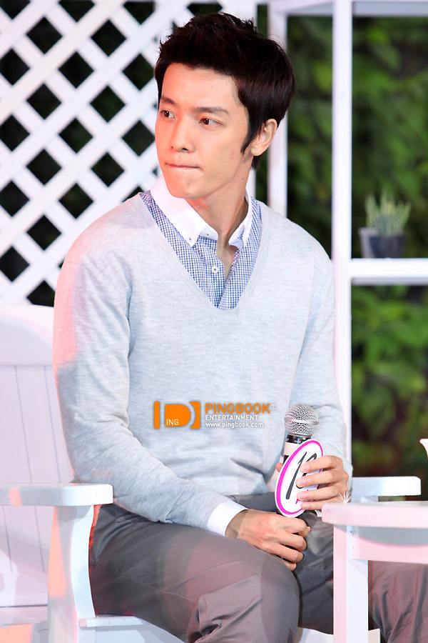 อั้ม พัชราภา ซุปตาร์เบอร์1ของสยามประเทศที่ได่ร่วมงานกับซุปตาร์เกาหลีมากที่สุดในประวัติศาสตร์ไทย เกาหลี