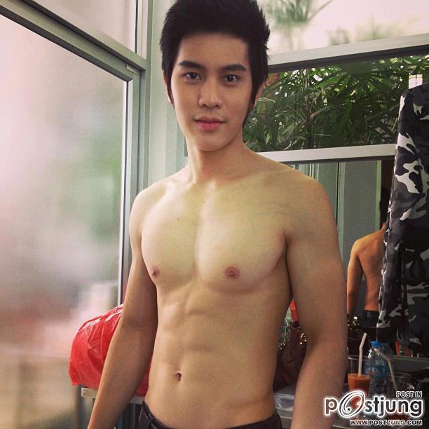 หล่อลาก...เข้าห้องดีฟ่า