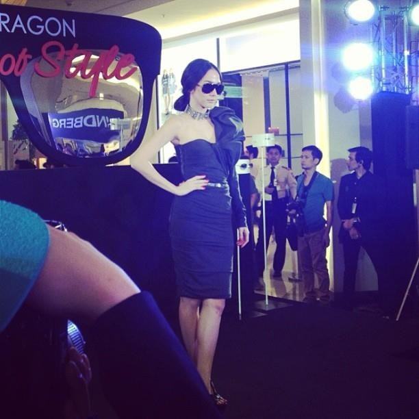 อั้ม พัชราภา ยังฮอท...ดาราหญิงค่าตัวแพงที่สุด2013 (ของจริง)!!