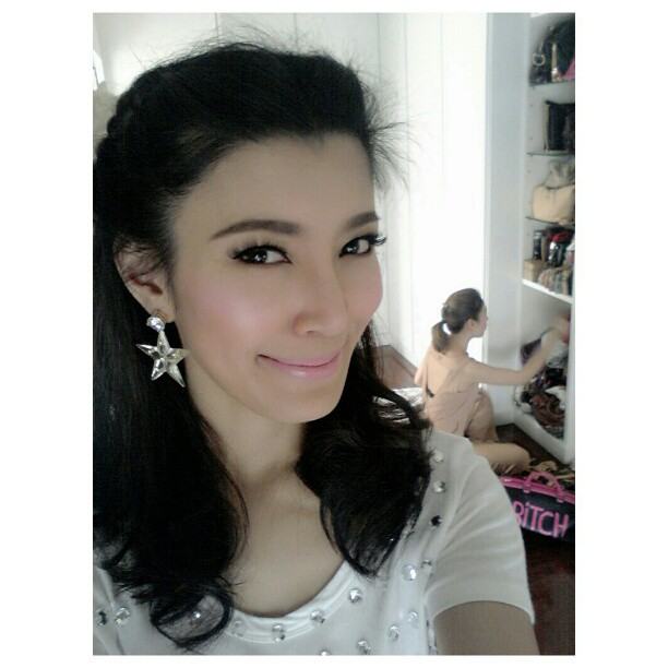 เอมมี่ มรกต สวยเซ๊กซี่