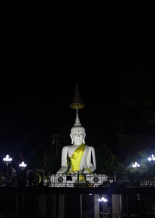 หลวงพ่อพระพุทธพรหม วัดพรหมทินใต้ จังหวัดลพบุรี