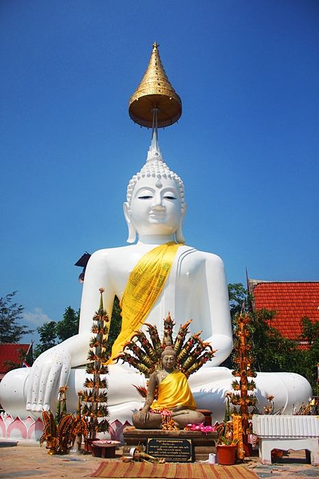 หลวงพ่อพระพุทธพรหม วัดพรหมทินใต้ จังหวัดลพบุรี