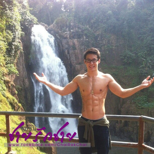 หนุ่มๆเค้าหาทำไรดับร้อนกันนะ