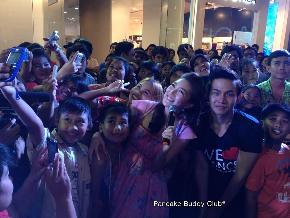 แพนเค้ก ในงานพลัส คอนโดฯ สุราษฏร์ธานี - 12/04/13