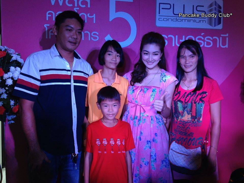 แพนเค้ก ในงานพลัส คอนโดฯ สุราษฏร์ธานี - 12/04/13