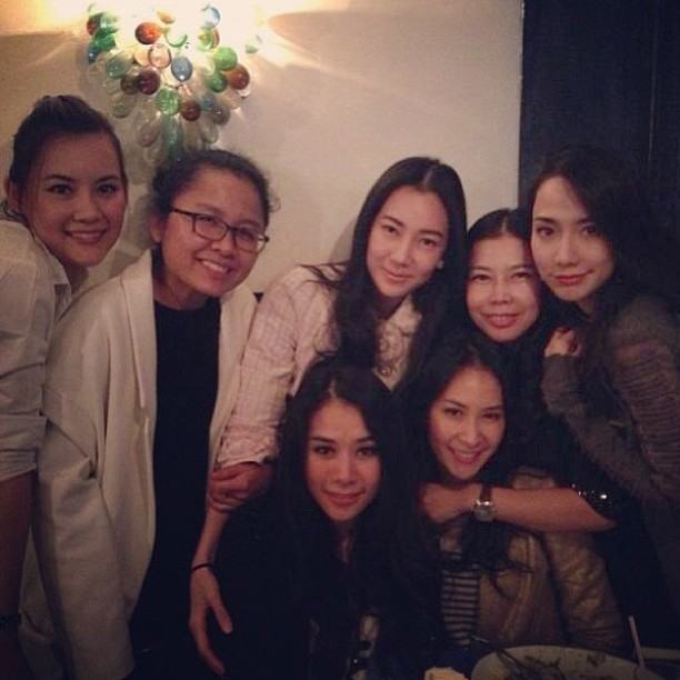 อั้ม-นุ่น สองตัวแม่ประชันโฉม! กับทริปชิล ๆ ที่ฝรั่งเศส