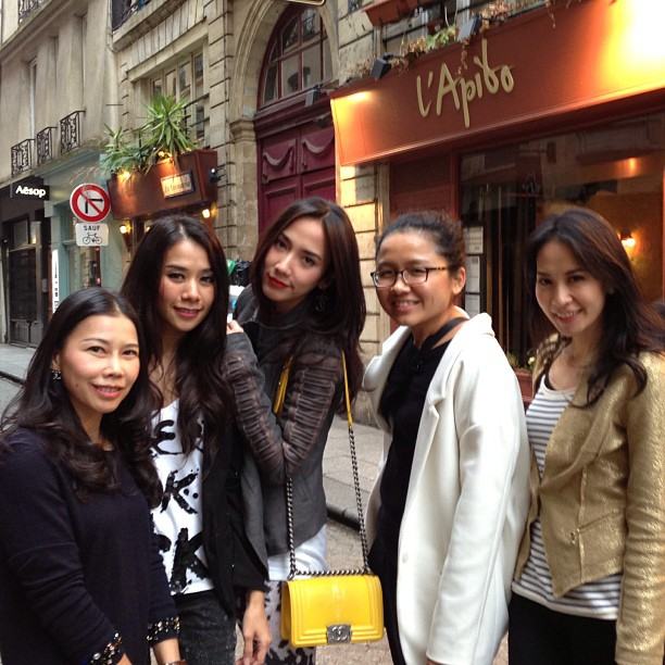 อั้ม-นุ่น สองตัวแม่ประชันโฉม! กับทริปชิล ๆ ที่ฝรั่งเศส