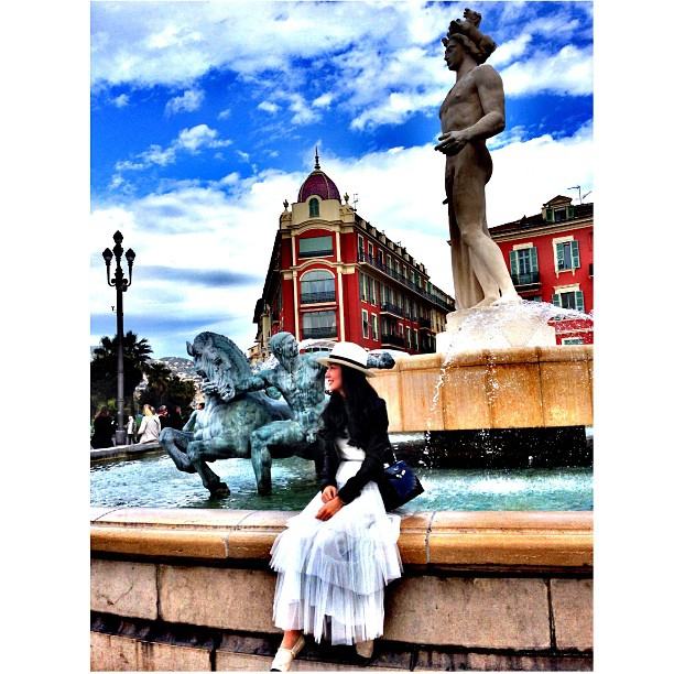 อั้ม-นุ่น สองตัวแม่ประชันโฉม! กับทริปชิล ๆ ที่ฝรั่งเศส