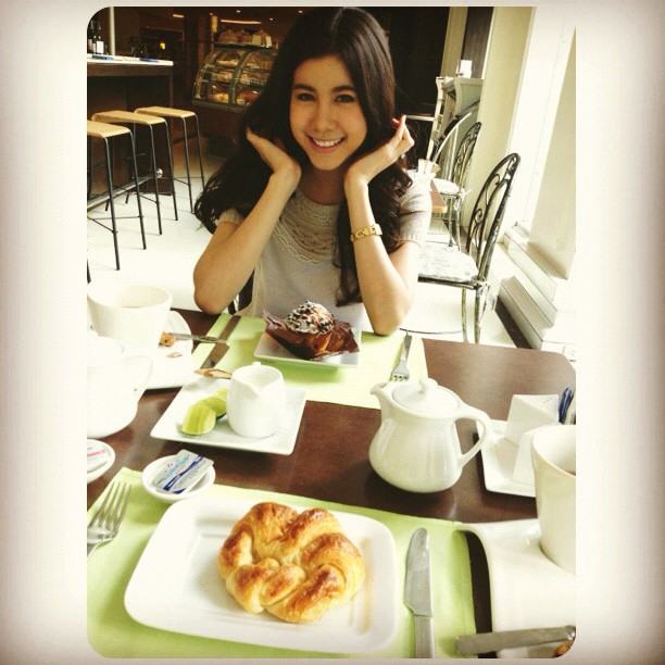 เอสเธอร์ สุปรียลีลา สวย น่ารัก นากเอกจากช่อง3