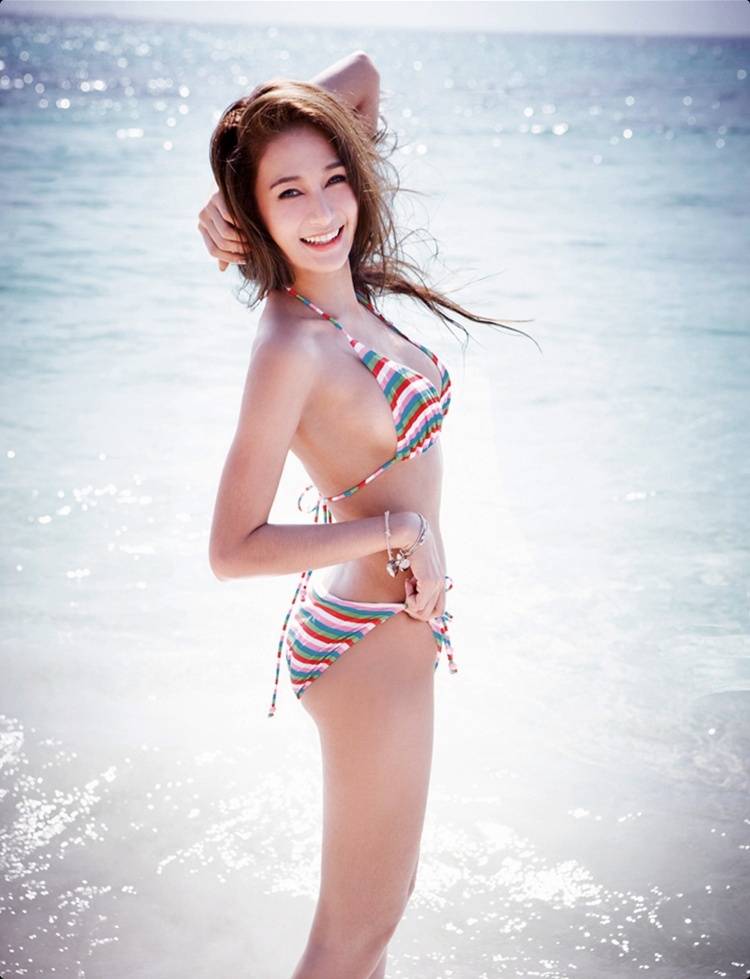 เนย โชติกา หน้าสวย หุ่นเป๊ะ