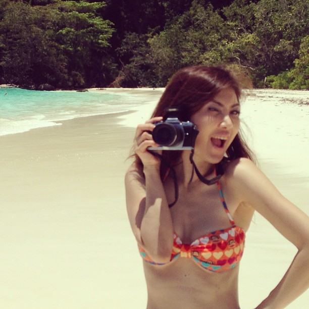 หมออ้อย นุ่งบิกินี่ตัวจิ๋ว กับแฟนหนุ่ม อวดอึ๋มสุดสะบึม ที่เกาะตาชัย