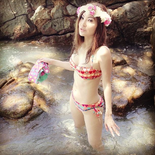 หมออ้อย นุ่งบิกินี่ตัวจิ๋ว กับแฟนหนุ่ม อวดอึ๋มสุดสะบึม ที่เกาะตาชัย