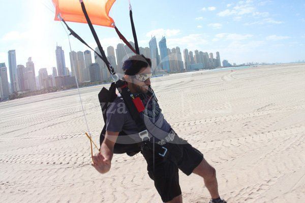 กีฬาที่น่าตื่นเต้นอย่างหนึ่งของดูไบ (sky dive Dubai)