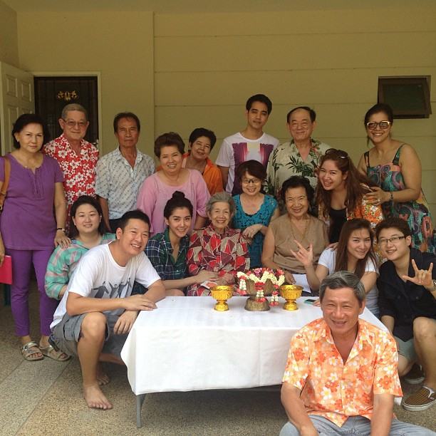 ภาพประทับใจ เหล่าดารารดน้ำดำหัวผู้ใหญ่วันสงกรานต์