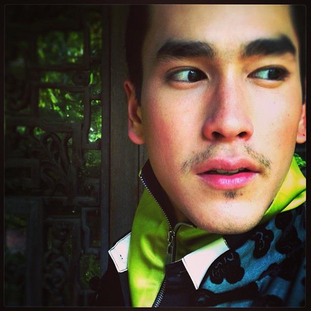 ฝรั่งกับใบหน้าและแววตาชวนฝัน