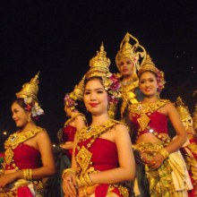 ความงดงามของเครื่องผ้า อาภรณ์