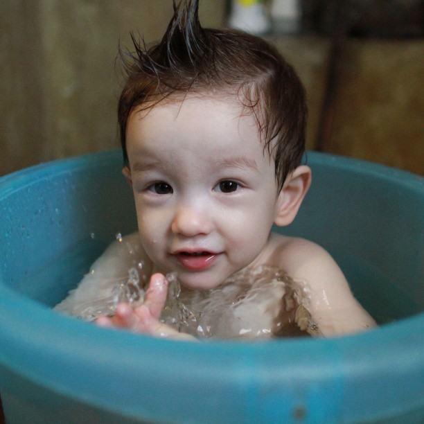 อัพเดทความน่ารักของ น้องวิน ลูกชายวิลลี่-เยลหลี รับซัมเมอร์