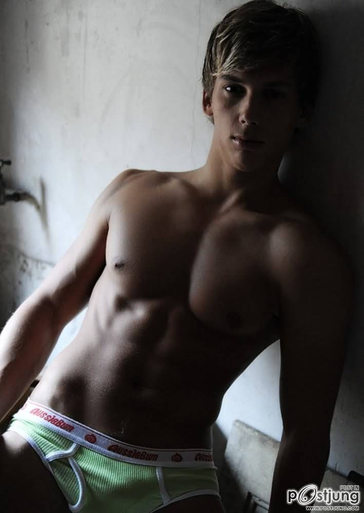 THE HOT MALE MODEL - DOMINIK SANDRO