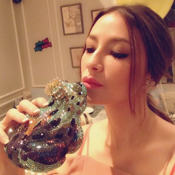 นาตาลี ณัฏฐินี เจียรวนนท์ ทายาทเจ้าของ CP สวย เก่ง รวย ไฮโซตัวแม่