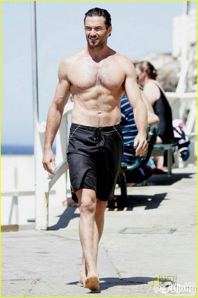 hughjackman-shirtless-six-pac