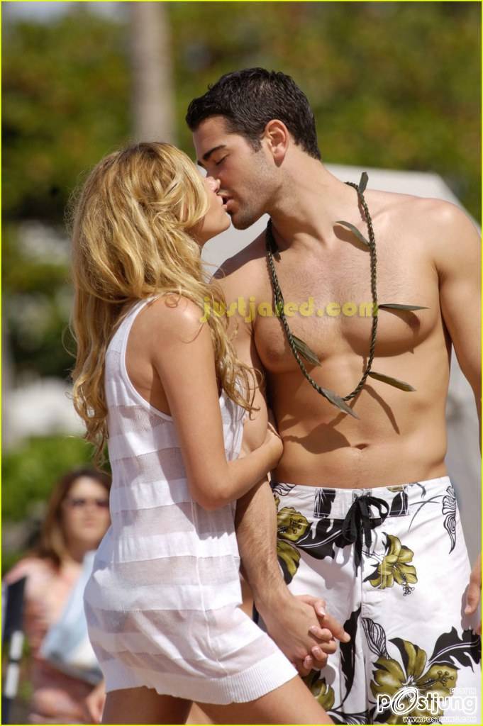 คนดังอกแน่นๆ