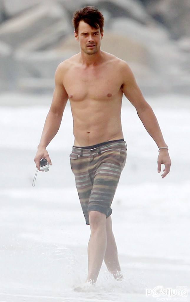 คนดังอกแน่นๆ