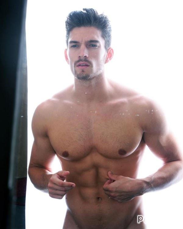 คนดังอกแน่นๆ