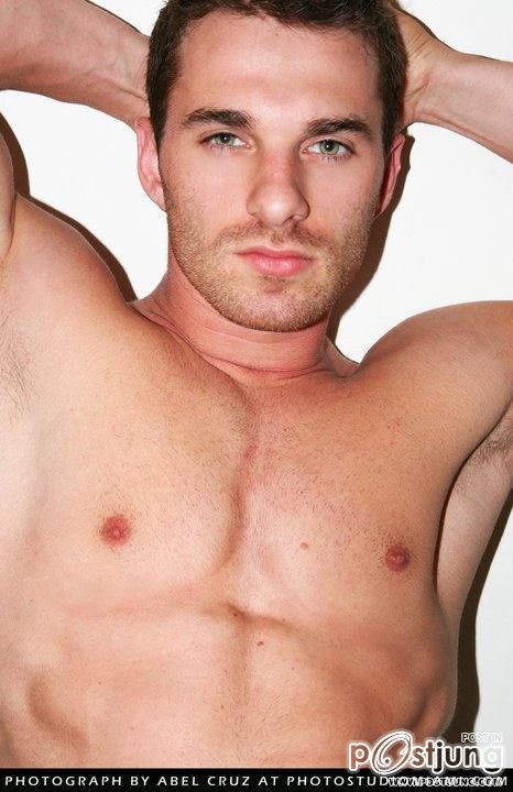 คนดังอกแน่นๆ