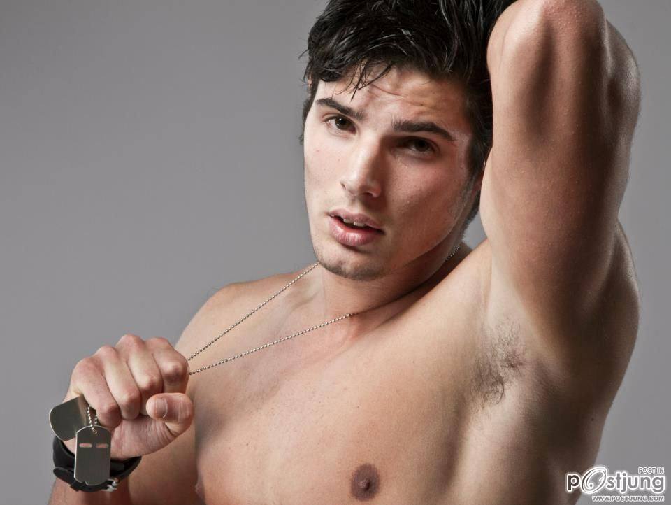 คนดังอกแน่นๆ