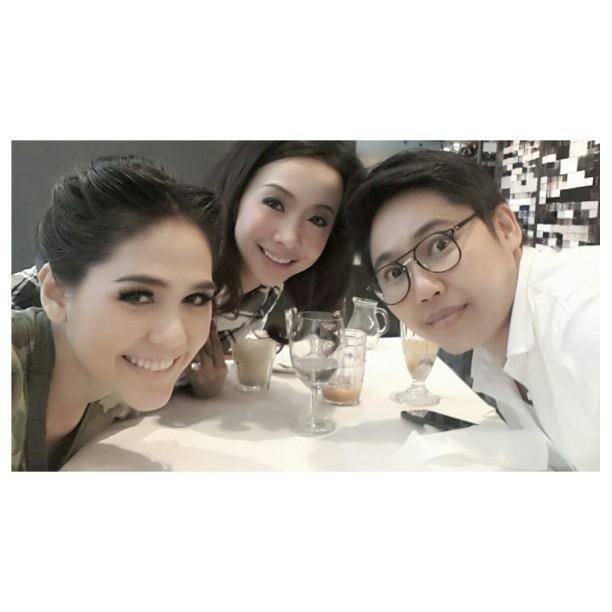 วันสบายๆของสาวชม