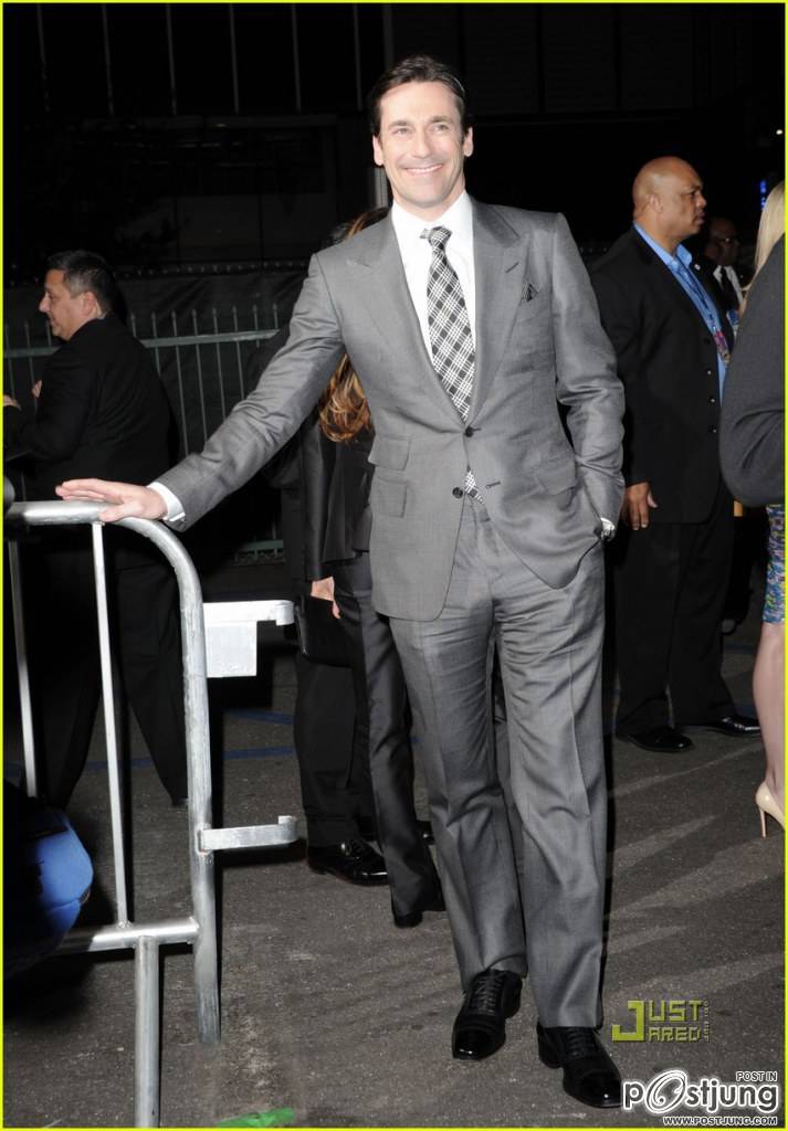 รอดูพระเอก...เบิ้มๆ