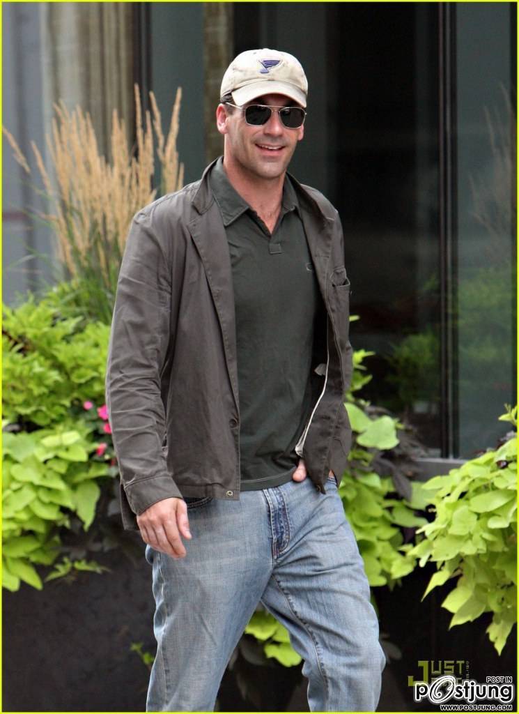 รอดูพระเอก...เบิ้มๆ