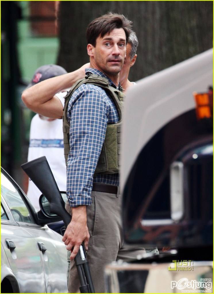 รอดูพระเอก...เบิ้มๆ