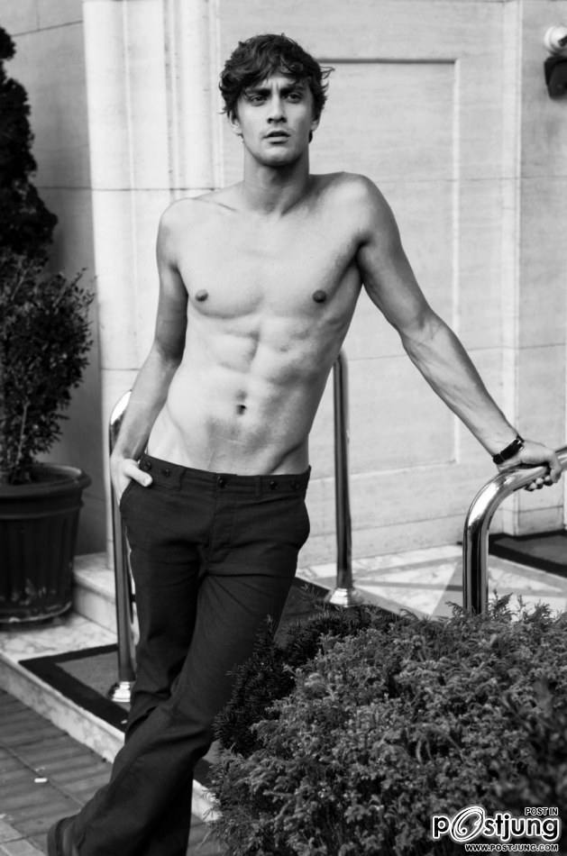 FROM FLORIANOPOLIS THE GORGEOUS JOEL BURGER