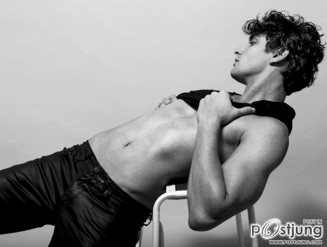 FROM FLORIANOPOLIS THE GORGEOUS JOEL BURGER