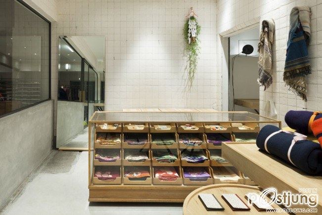 Weaving new life into an old tradition | Otsuka Gofukuten by Yusuke Seki