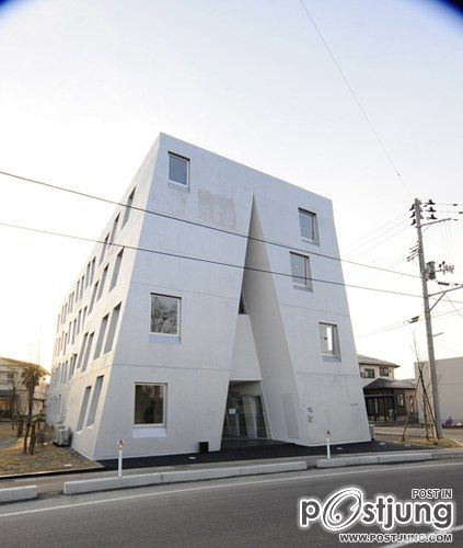 One Roof Apartment by Akihisa Hirata and Yoshihiko Yoshihara