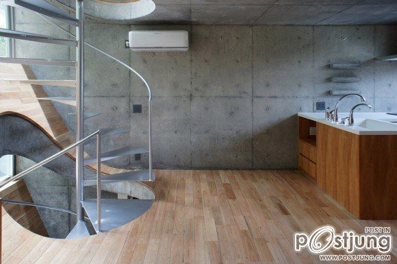 House in Zushi by Takeshi Hosaka