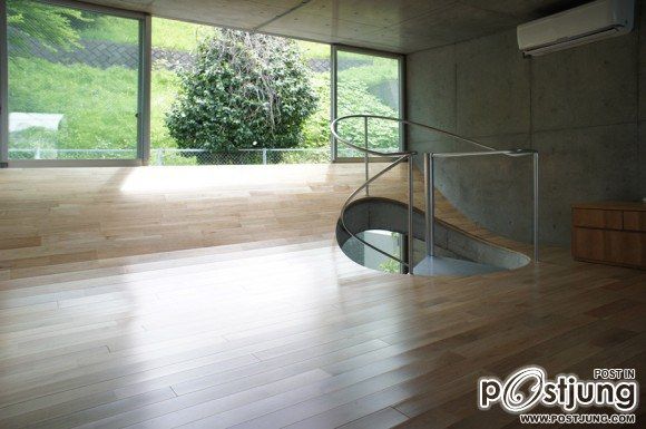 House in Zushi by Takeshi Hosaka