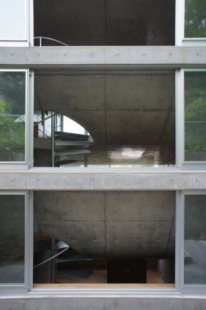 House in Zushi by Takeshi Hosaka
