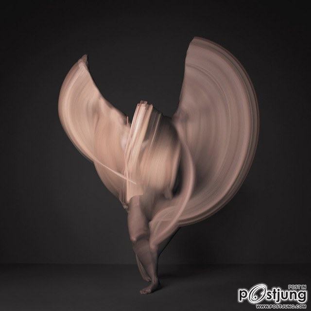 Nude | Composite photos of the dancing human body by Shinichi Maruyama