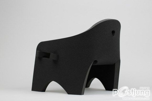 The Kid-Friendly Owl Chair by Satoshi Itasaka