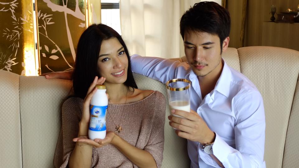 อยากรู้จังว่า2คนนี้ค่อใคร ??