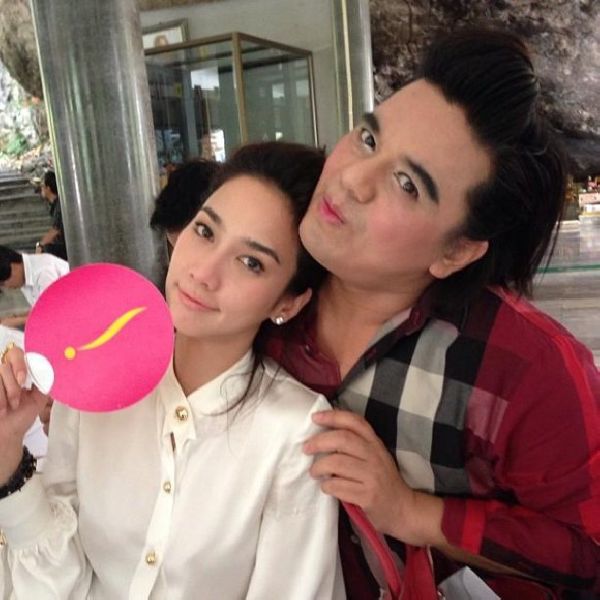 "อั้ม พัชราภา" อวดลุคใสๆ ร่วมงานบวชเพื่อนอดีตดาราช่อง 7 (ชมภาพ)