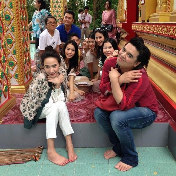 "อั้ม พัชราภา" อวดลุคใสๆ ร่วมงานบวชเพื่อนอดีตดาราช่อง 7 (ชมภาพ)