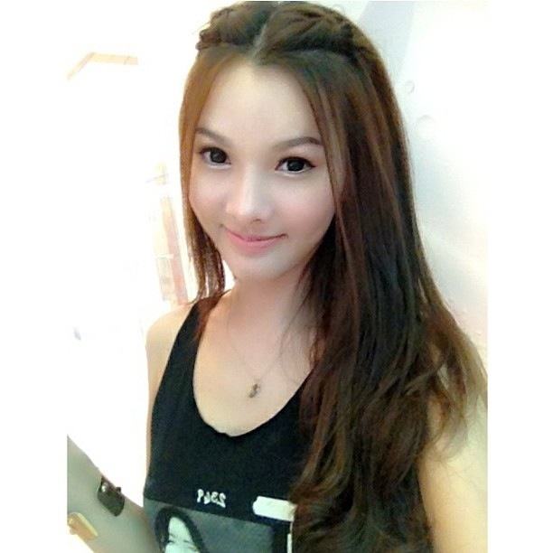 หนิง ผู้เข้าประกวดMiss Tiffany 2013 (สวย น่ารักมาก)