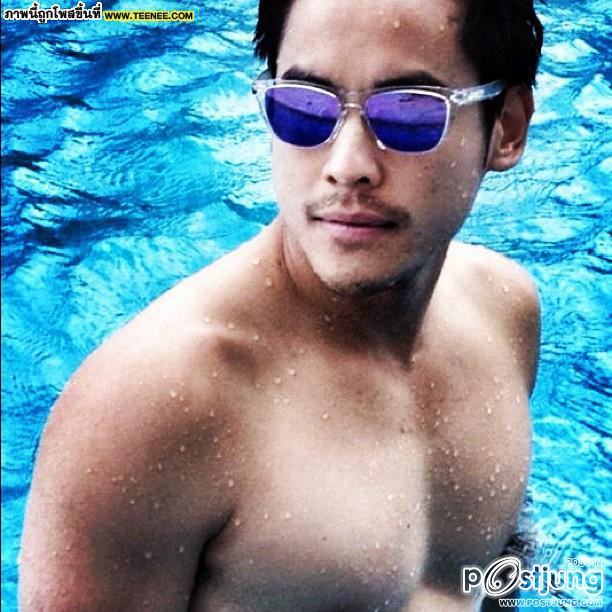 หนุ่มตี๋ที่น่าแซ่บ