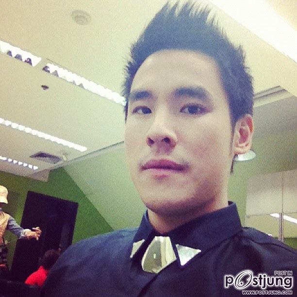 หนุ่มตี๋ที่น่าแซ่บ