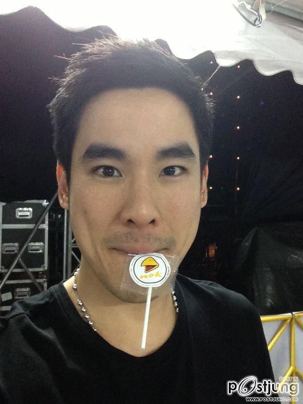 หนุ่มตี๋ที่น่าแซ่บ