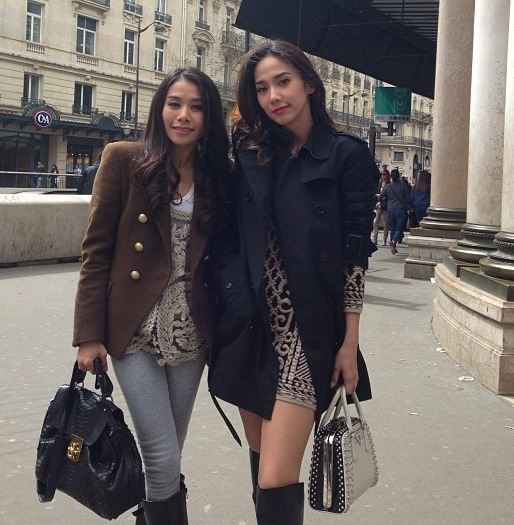 Aum @Prada saffiano vernice studded pyramid bag